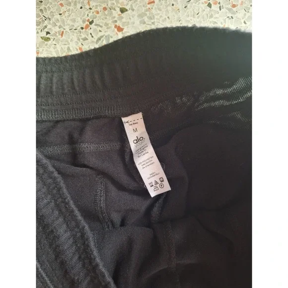 Alo Yoga Soho Sweatpant - Picture 8 of 10